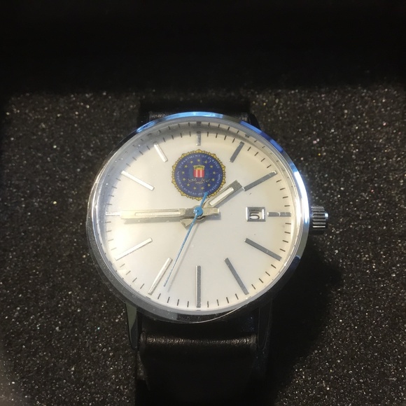 Women /Girls FBI Logo Date/Time Watch NEW! Genuine Leather Band. - Picture 12 of 16